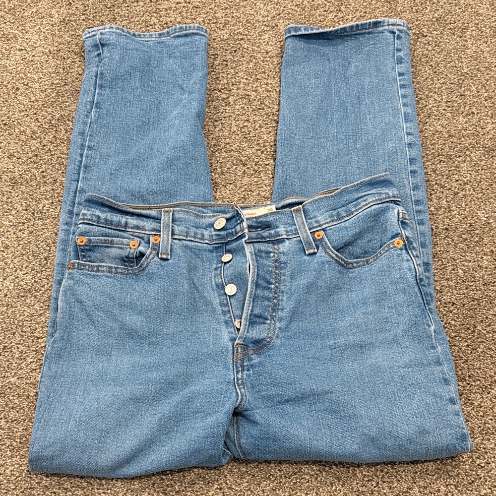 Levi's Wedgie Straight Leg